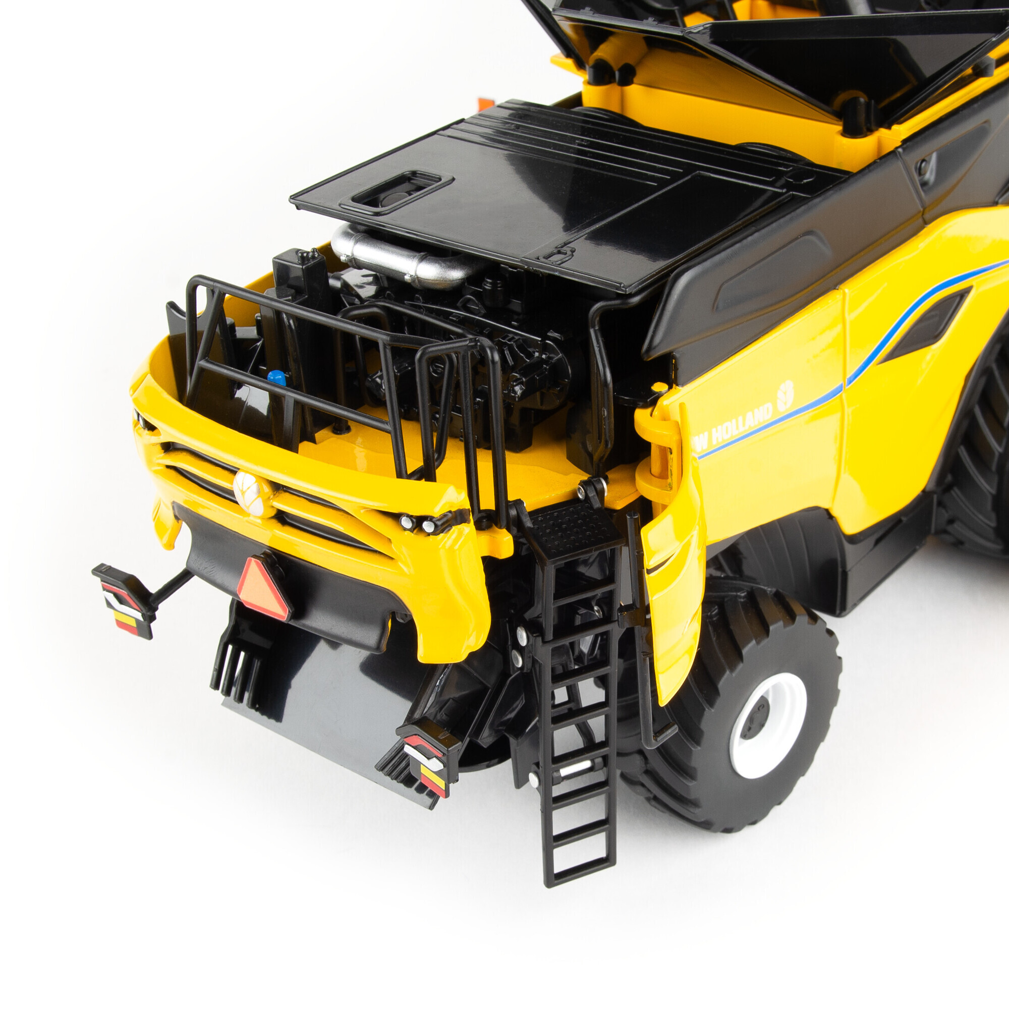 1:32 New Holland Class 11 Combine Wheeled Duals - Prestige Edition (Back Close-up)